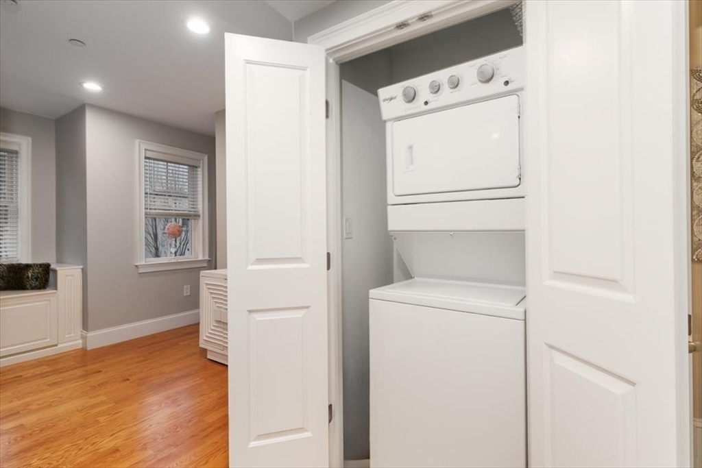 Danvers, Massachusetts, 01923, United States, 2 Bedrooms Bedrooms, ,3 BathroomsBathrooms,Residential,For Sale,1994668