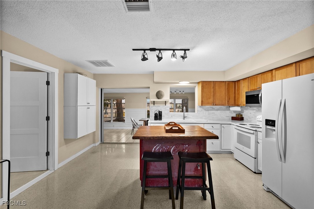 St James City, Florida, 33956, United States, 3 Bedrooms Bedrooms, ,2 BathroomsBathrooms,Residential,For Sale,1976154