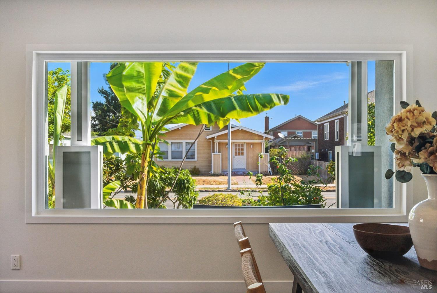 Petaluma, California, 94952, United States, 2 Bedrooms Bedrooms, ,1 BathroomBathrooms,Residential,For Sale,1934208