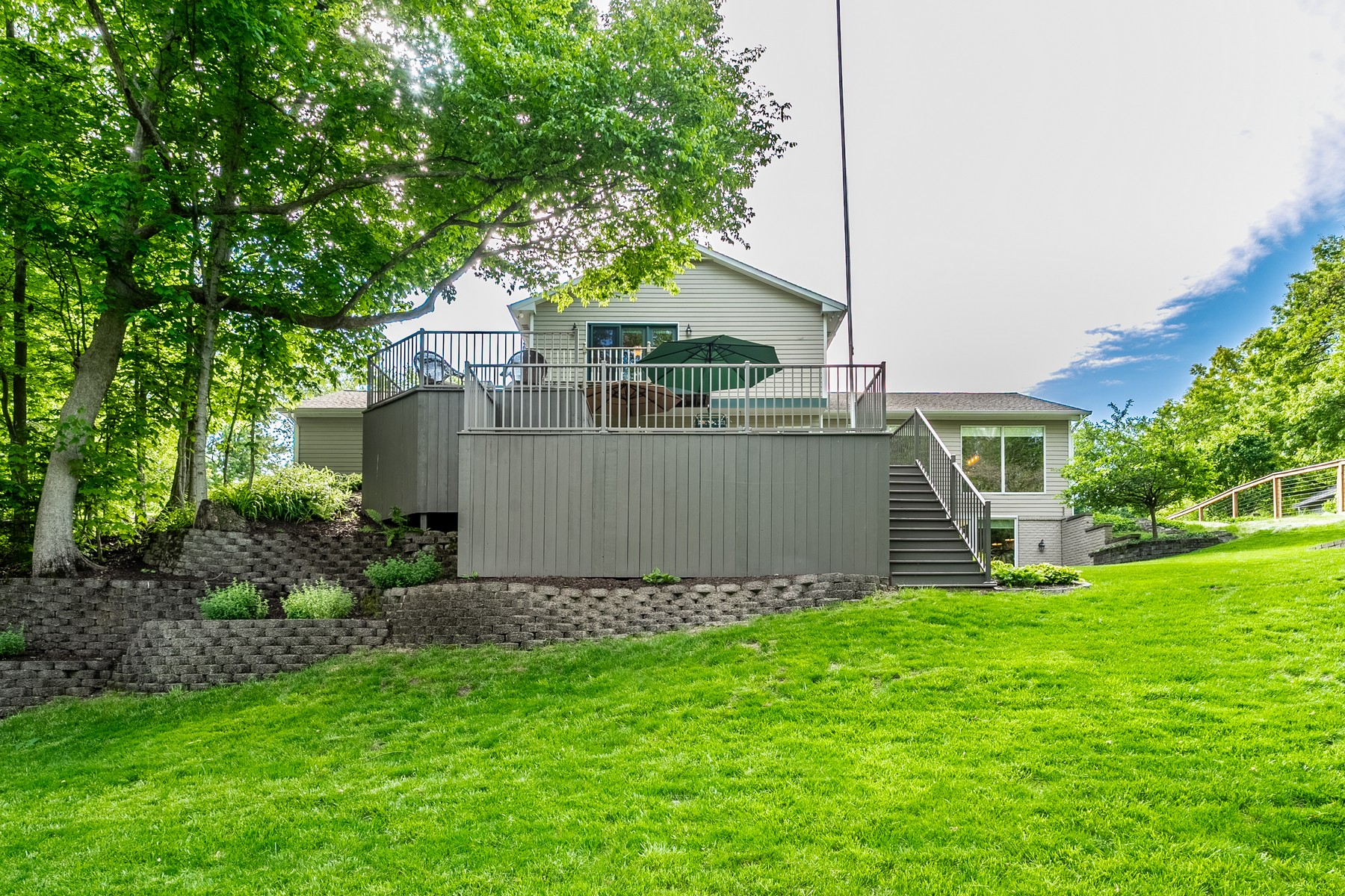  Exceptional Four Bedroom Home Set Along a Winding Creek - 物件實景