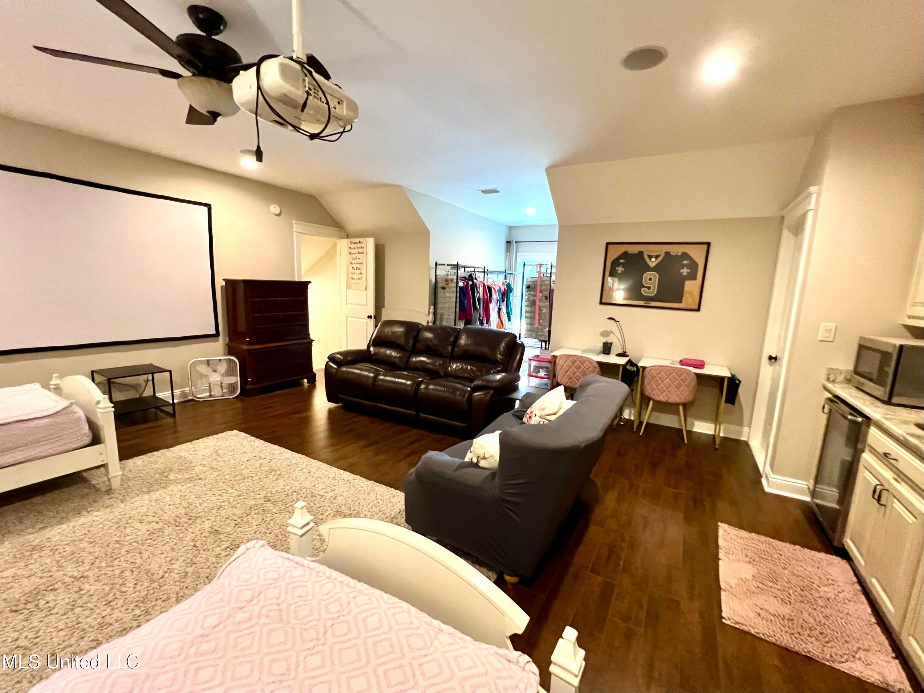 Lucedale, Mississippi, 39452, United States, 4 Bedrooms Bedrooms, ,3 BathroomsBathrooms,Residential,For Sale,1890543