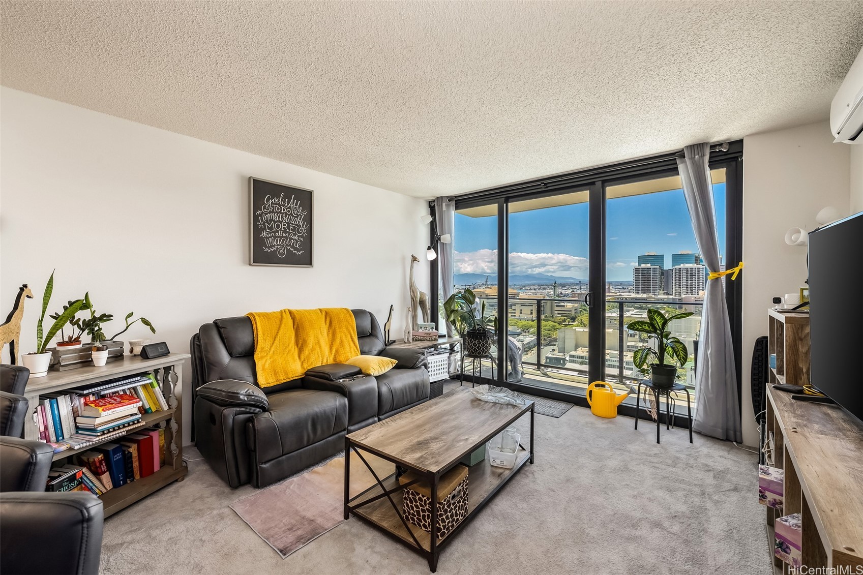 Honolulu, Hawaii, 96813, United States, 2 Bedrooms Bedrooms, ,2 BathroomsBathrooms,Residential,For Sale,1988310