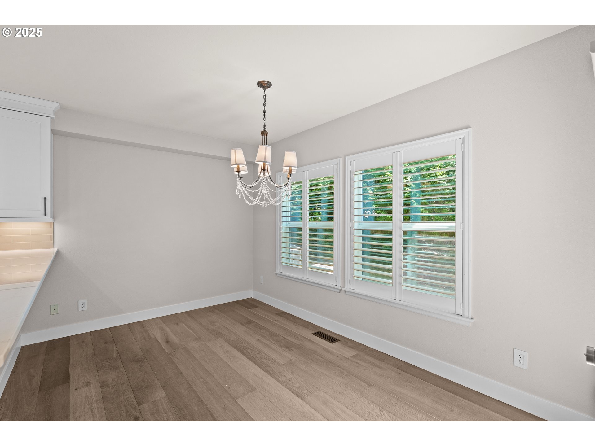Lake Oswego, Oregon, 97035, United States, 2 Bedrooms Bedrooms, ,2 BathroomsBathrooms,Residential,For Sale,1889875