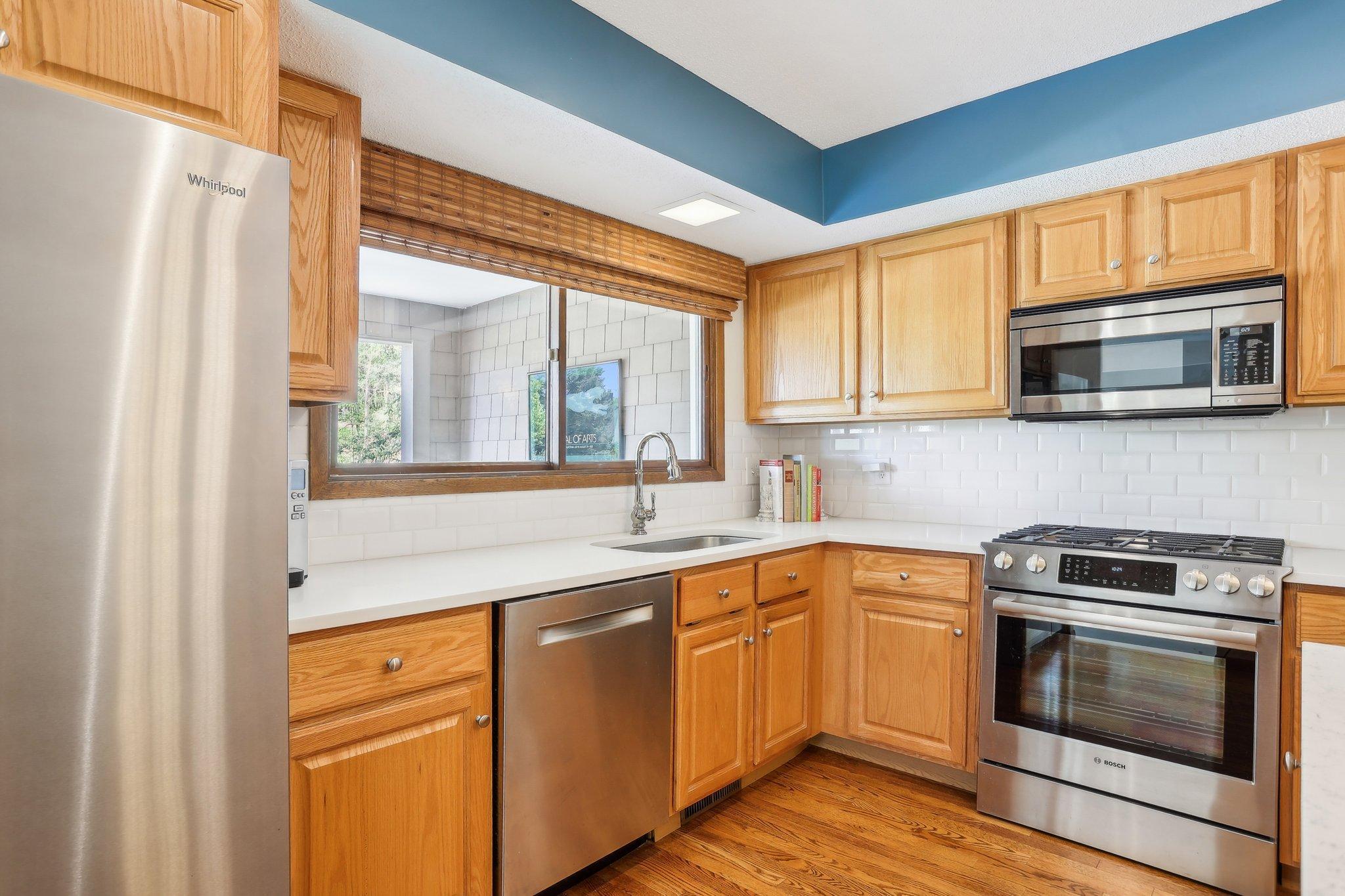 Edina, Minnesota, 55439, United States, 2 Bedrooms Bedrooms, ,3 BathroomsBathrooms,Residential,For Sale,1820089