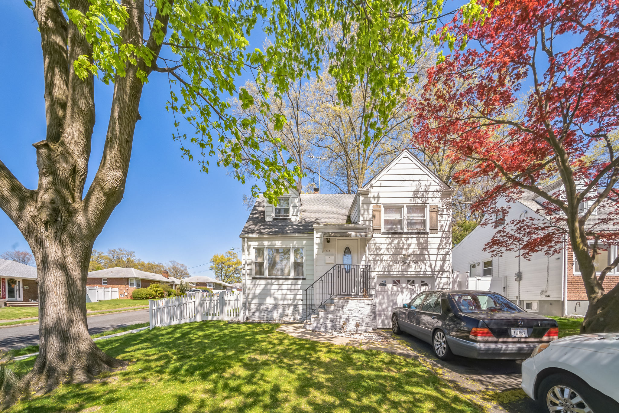 Elmwood Park, New Jersey, 07407, United States, 3 Bedrooms Bedrooms, ,2 BathroomsBathrooms,Residential,For Sale,1982757