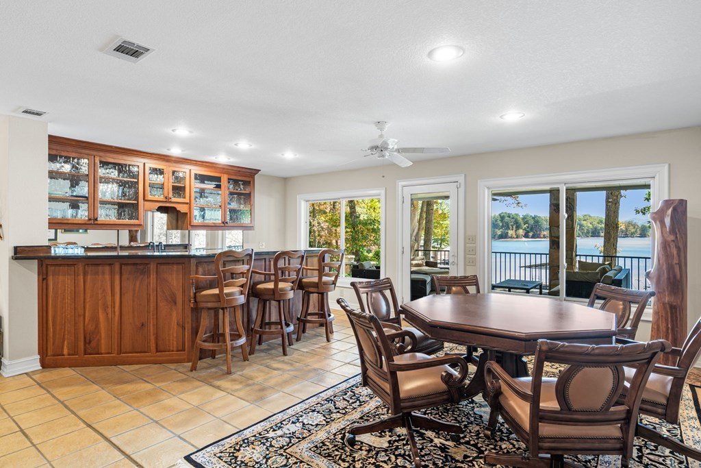 Hiawassee, Georgia, 30546, United States, 3 Bedrooms Bedrooms, ,4 BathroomsBathrooms,Residential,For Sale,1978454