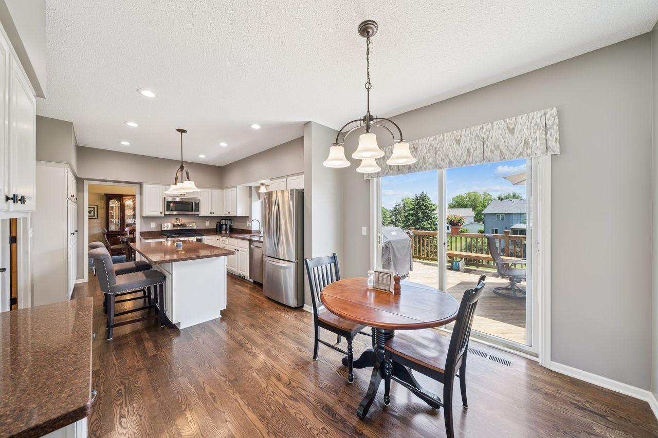 Woodbury, Minnesota, 55125, United States, 5 Bedrooms Bedrooms, ,3 BathroomsBathrooms,Residential,For Sale,1959198