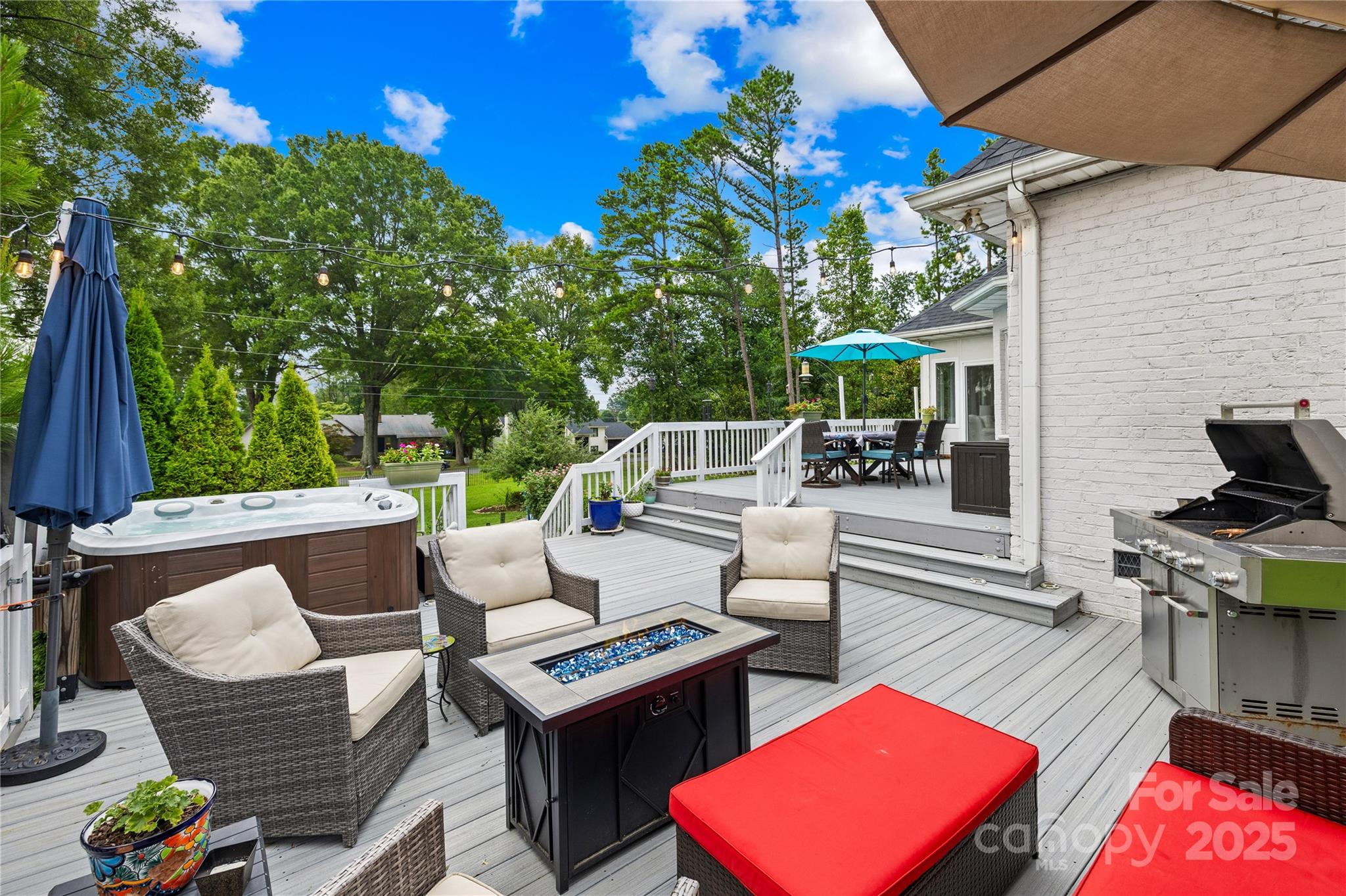 Cornelius, North Carolina, 28031, United States, 3 Bedrooms Bedrooms, ,3 BathroomsBathrooms,Residential,For Sale,1981519