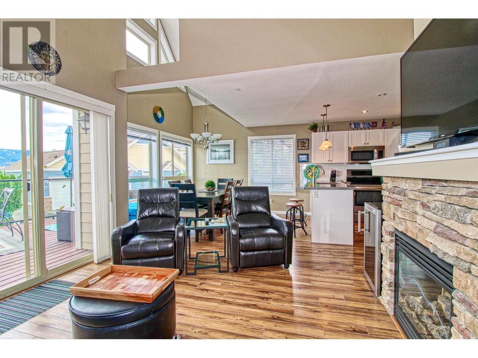 KELOWNA, British Columbia, V1Z 3R8, CA, 3 Bedrooms Bedrooms, ,2 BathroomsBathrooms,Residential,For Sale,1892697