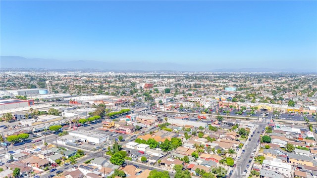 Los Angeles, California, 90001, United States, 4 Bedrooms Bedrooms, ,Residential,For Sale,1928071
