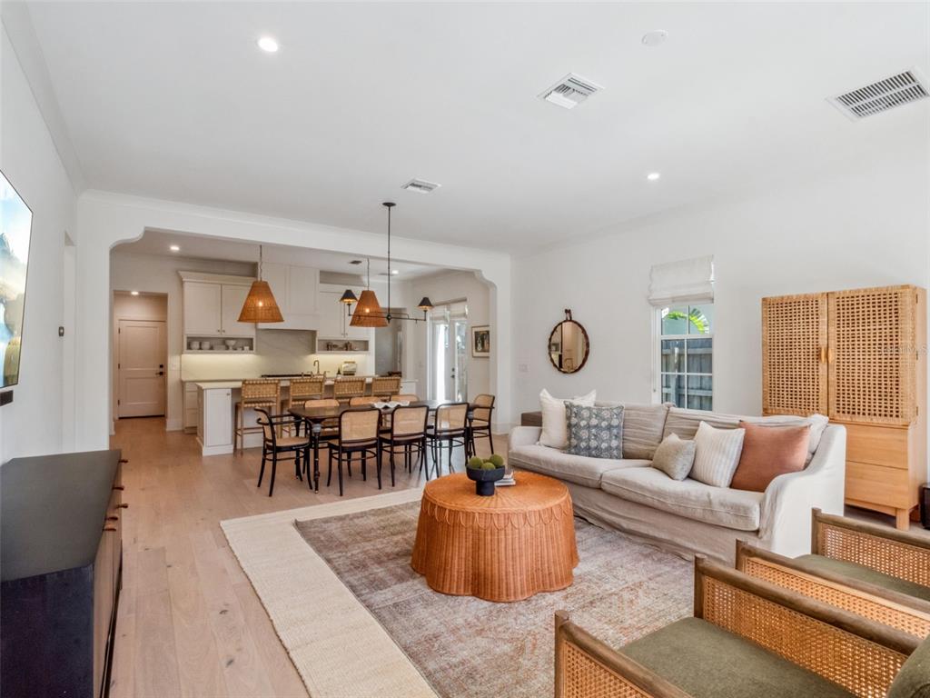 Winter Park, Florida, 32789, United States, 3 Bedrooms Bedrooms, ,5 BathroomsBathrooms,Residential,For Sale,1993312