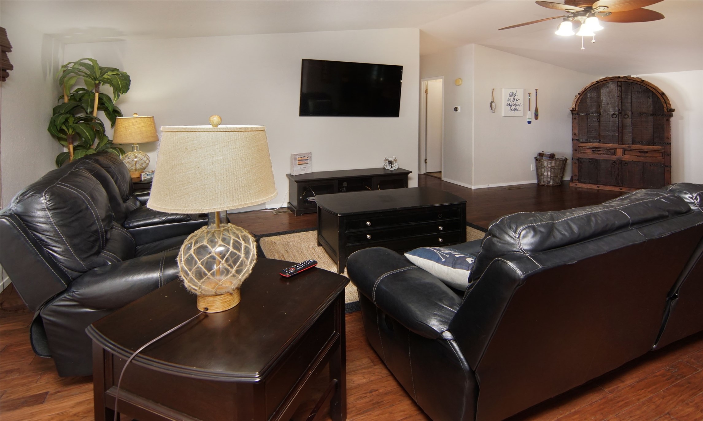 Possum Kingdom Lake, Texas, 76449, United States, 3 Bedrooms Bedrooms, ,2 BathroomsBathrooms,Residential,For Sale,1794125