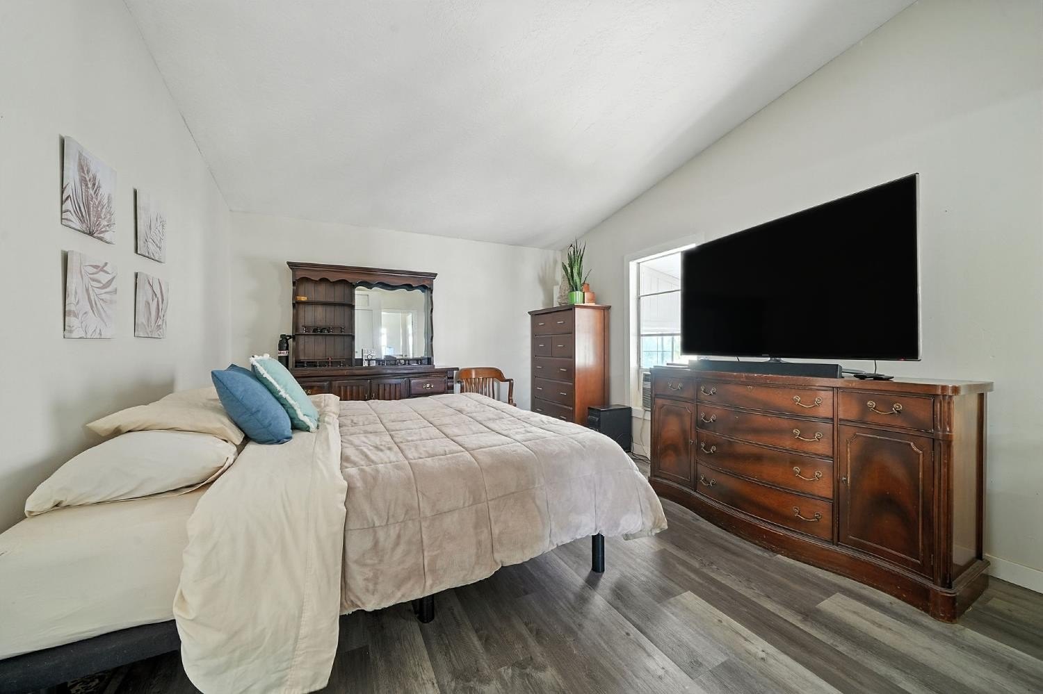 Valley Springs, California, 95252, United States, 3 Bedrooms Bedrooms, ,2 BathroomsBathrooms,Residential,For Sale,1979453