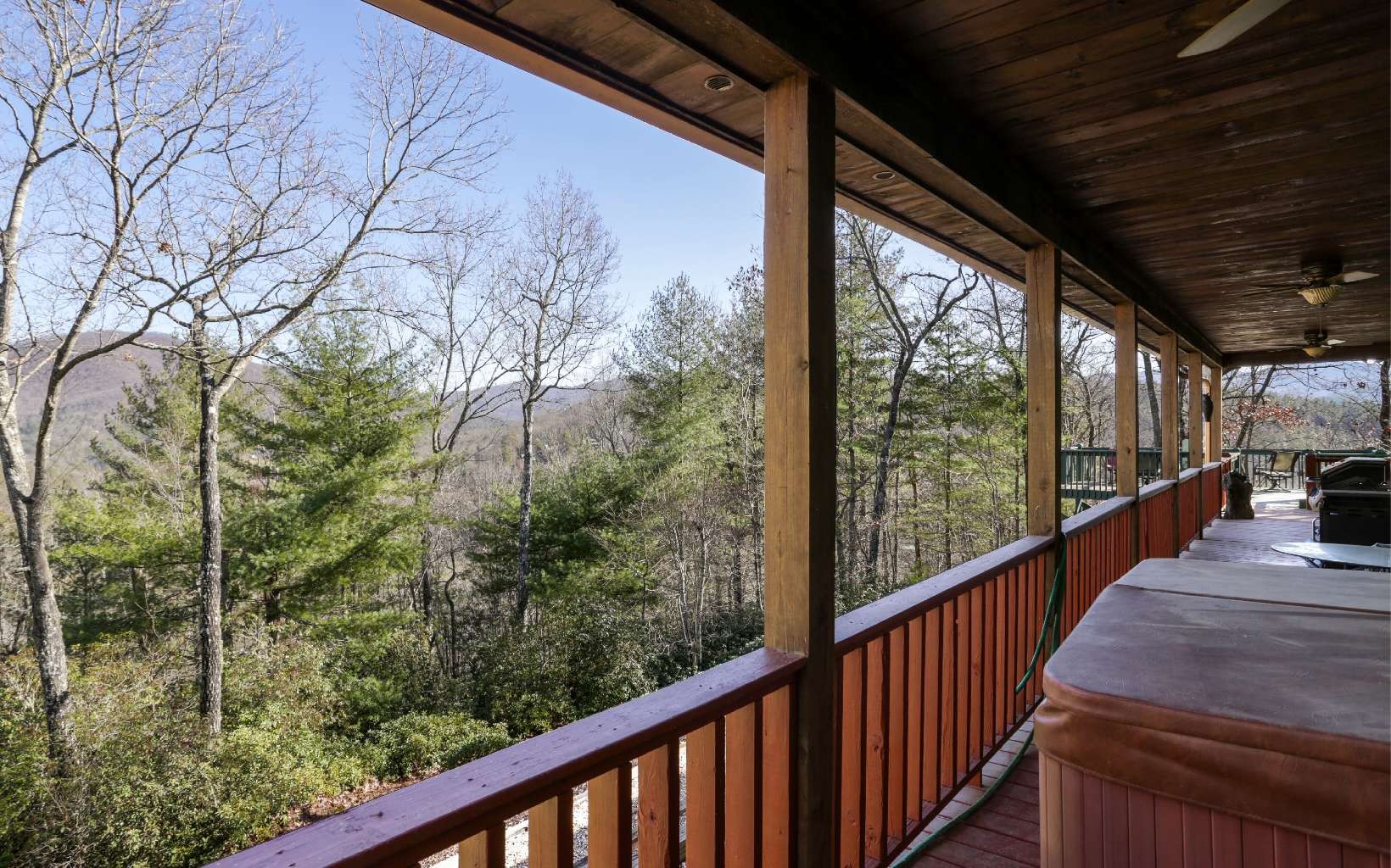 Hiawassee, Georgia, 30546, United States, 3 Bedrooms Bedrooms, ,3 BathroomsBathrooms,Residential,For Sale,1944603