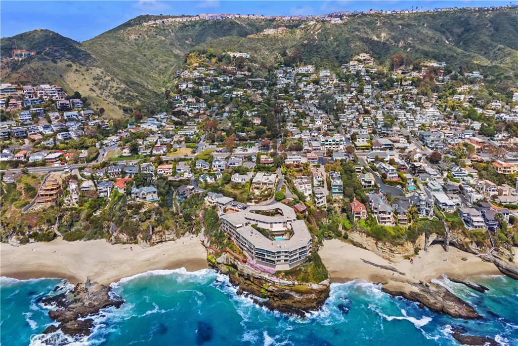 Laguna Beach, California, 92651, United States, 4 Bedrooms Bedrooms, ,4 BathroomsBathrooms,Residential,For Sale,1787523
