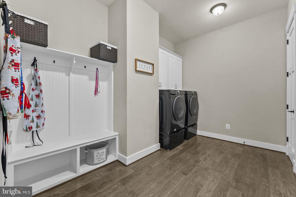 Warrenton, Virginia, 20187, United States, 4 Bedrooms Bedrooms, ,4 BathroomsBathrooms,Residential,For Sale,2048905