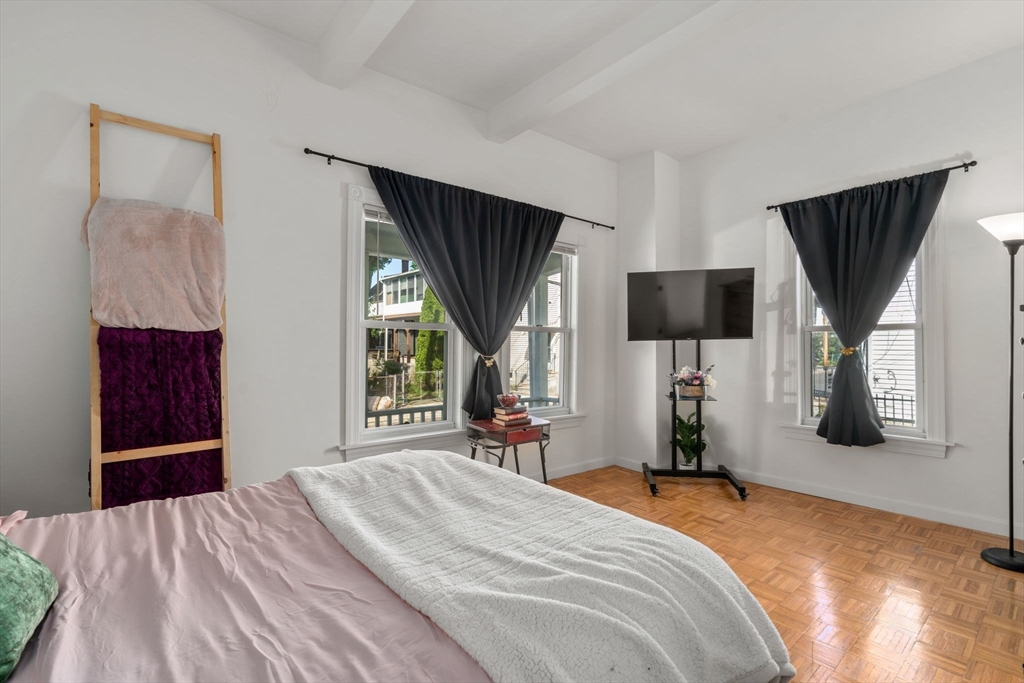 Somerville, Massachusetts, 02145, United States, 5 Bedrooms Bedrooms, ,3 BathroomsBathrooms,Residential,For Sale,1818195