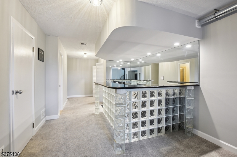 Clifton City, New Jersey, 07013-4019, United States, 2 Bedrooms Bedrooms, ,3 BathroomsBathrooms,Residential,For Sale,1920450