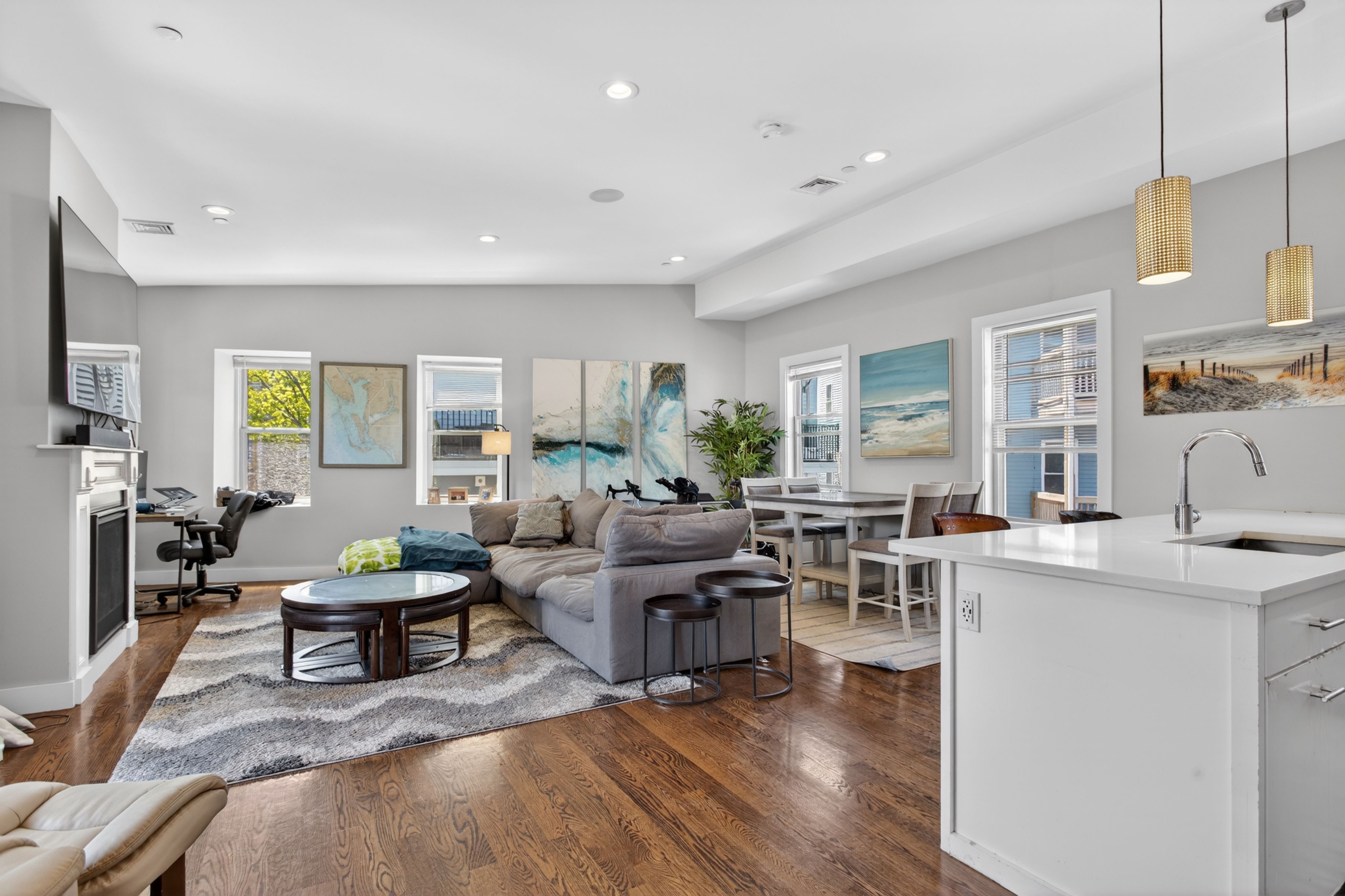  349 Silver Street, Unit 3, Boston, MA, 02127 - 物件實景