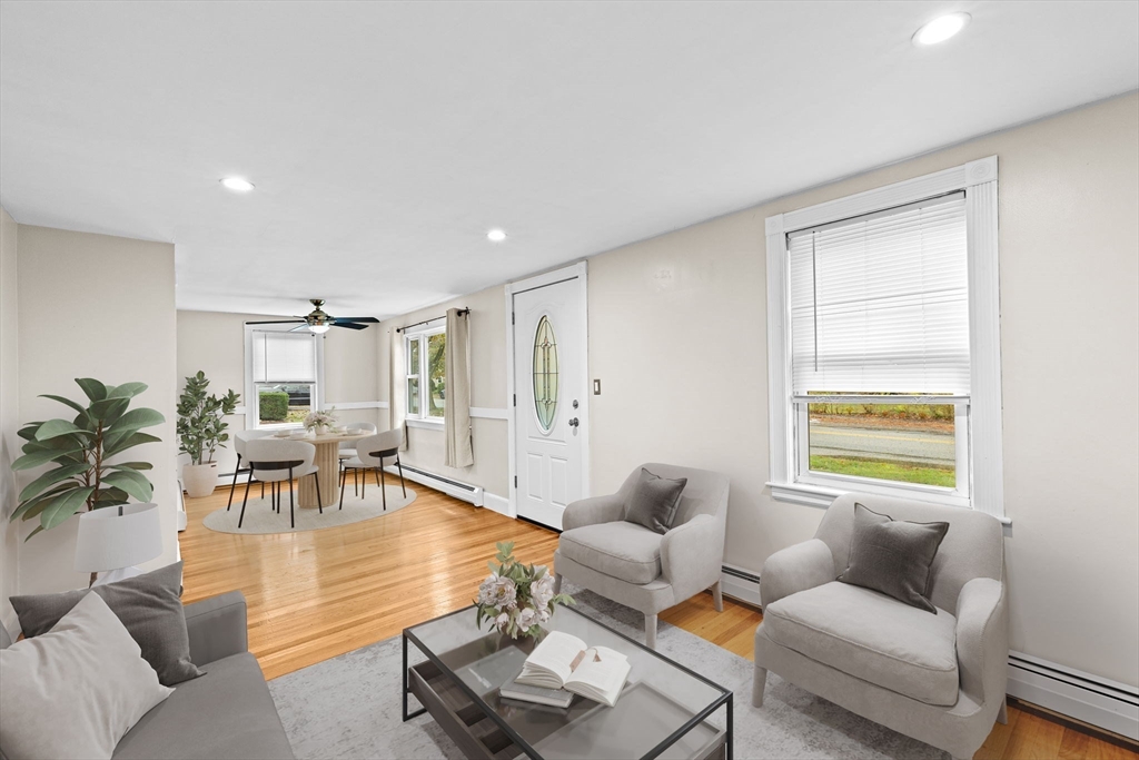 Weymouth, Massachusetts, 02190, United States, 2 Bedrooms Bedrooms, ,1 BathroomBathrooms,Residential,For Sale,1972757