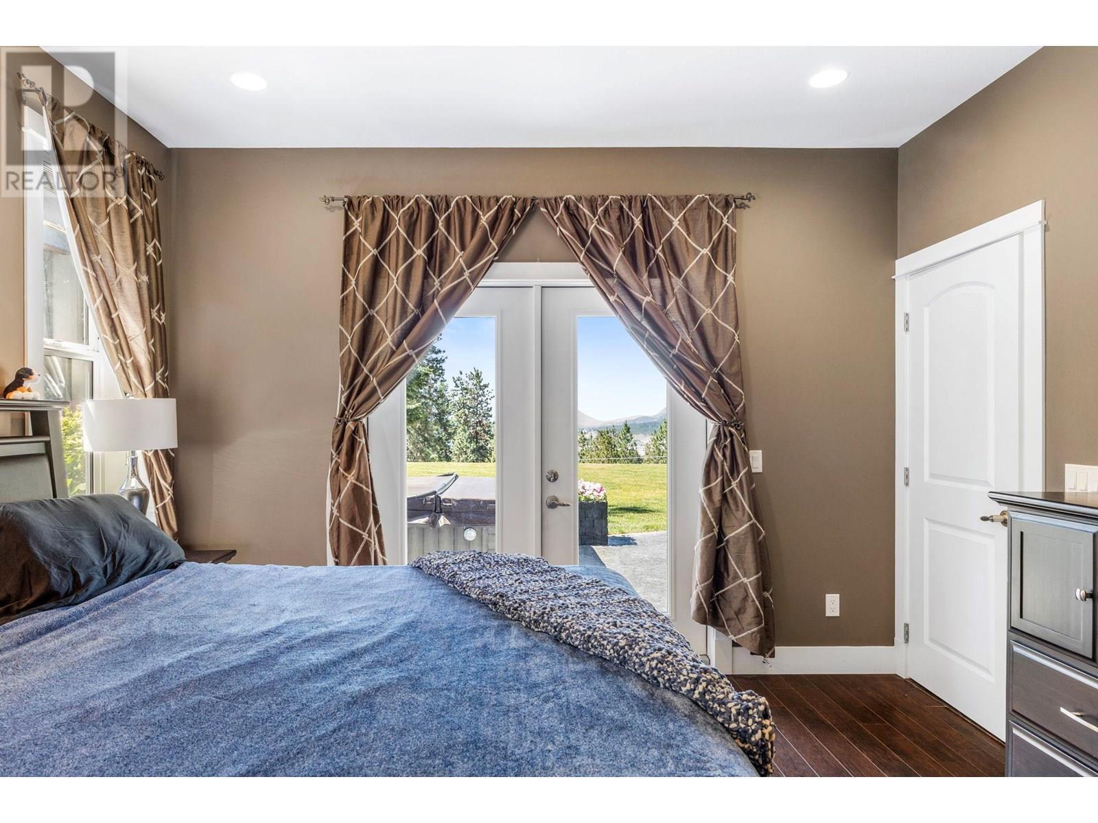 KELOWNA, British Columbia, V1X 7V3, CA, 4 Bedrooms Bedrooms, ,2 BathroomsBathrooms,Residential,For Sale,1948769
