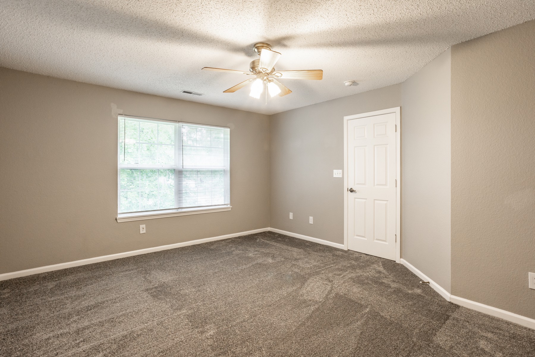  Four Bedroom Fishers Home with Fresh Updates - 物件實景