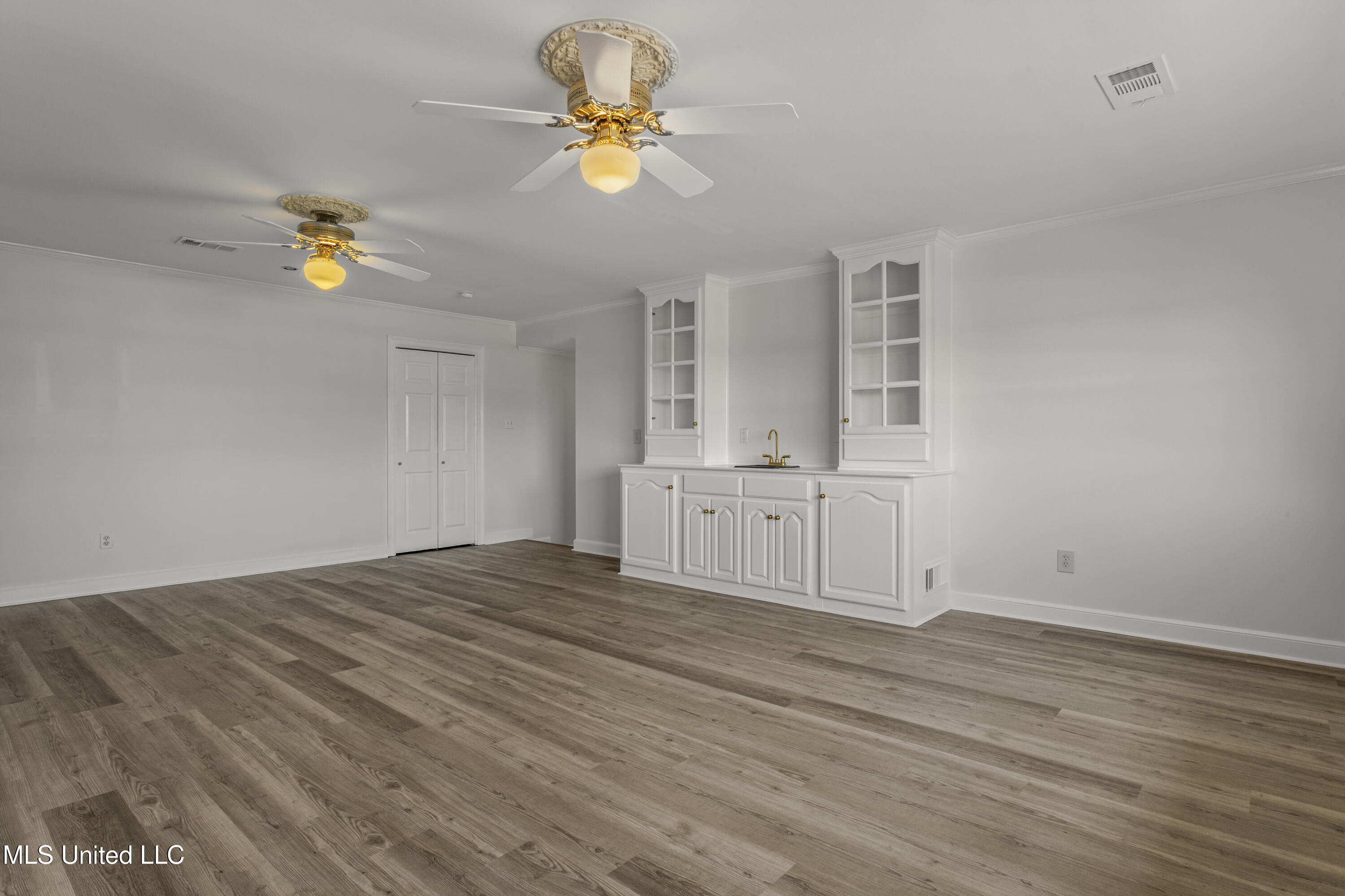 Biloxi, Mississippi, 39531, United States, 4 Bedrooms Bedrooms, ,3 BathroomsBathrooms,Residential,For Sale,1908803