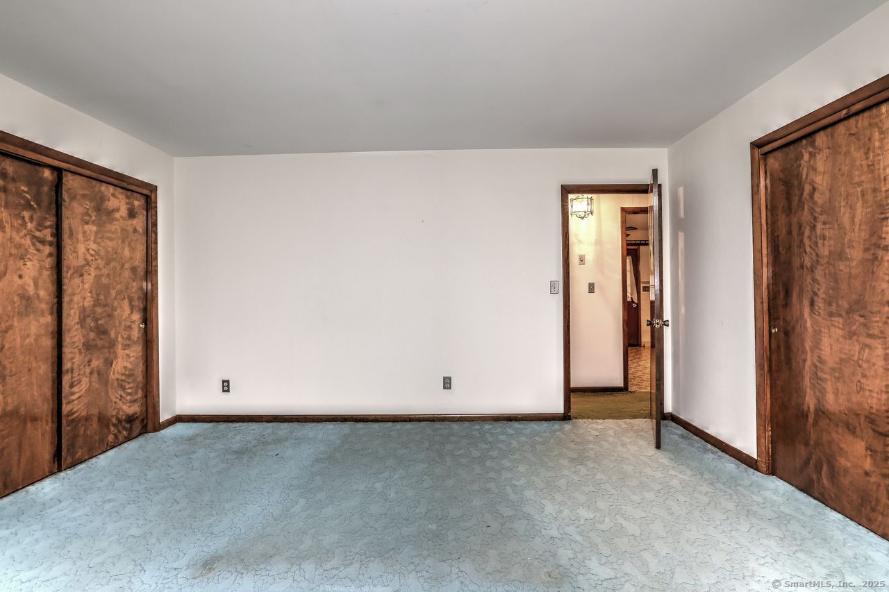 Trumbull, Connecticut, 06611, United States, 3 Bedrooms Bedrooms, ,2 BathroomsBathrooms,Residential,For Sale,1988138