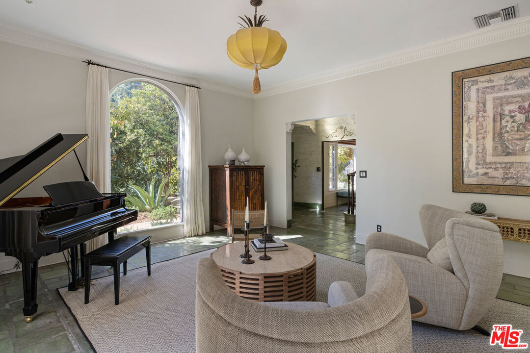 Los Angeles, California, 90065, United States, 5 Bedrooms Bedrooms, ,5 BathroomsBathrooms,Residential,For Sale,1987720