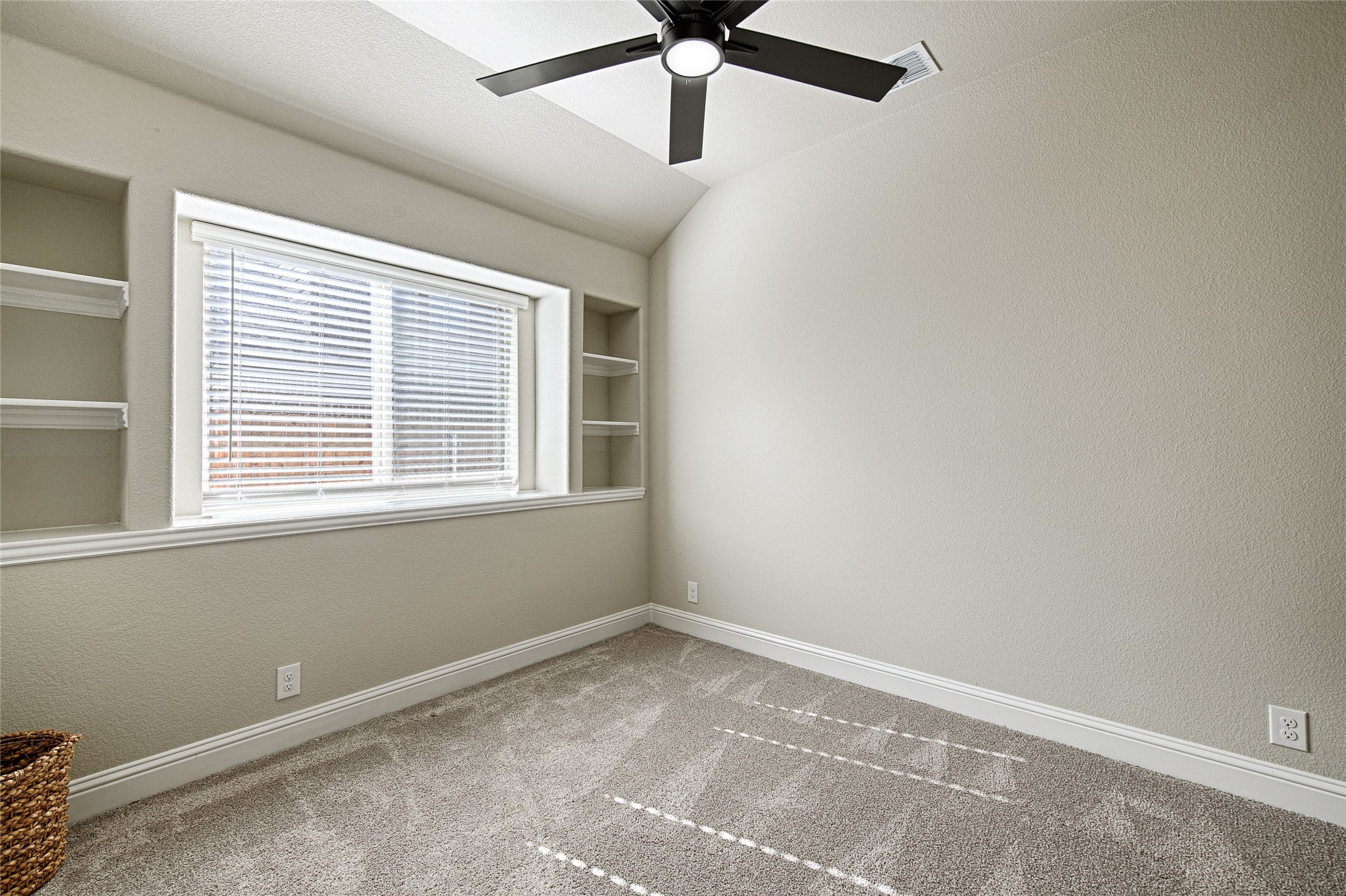 Burleson, Texas, 76028, United States, 4 Bedrooms Bedrooms, ,3 BathroomsBathrooms,Residential,For Sale,1954852