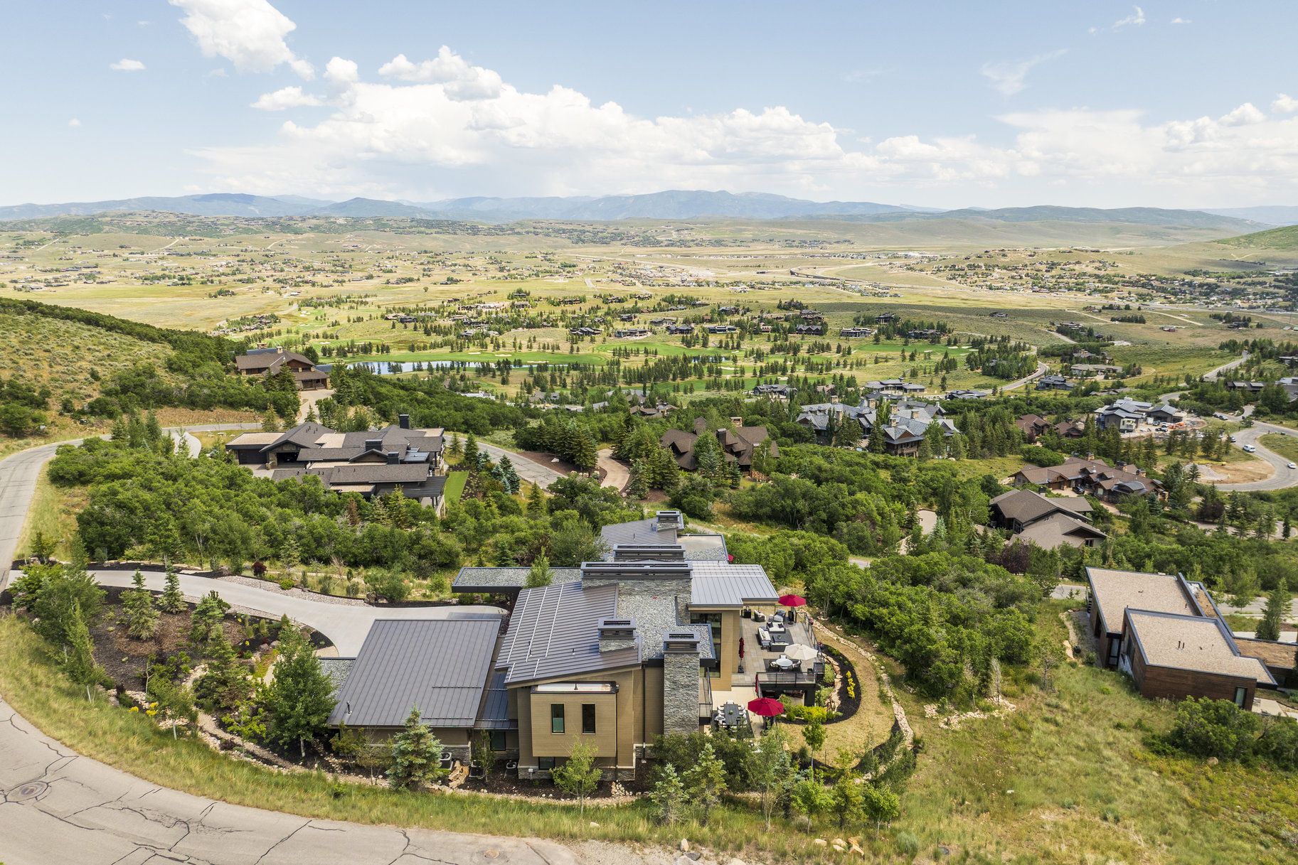  Sophisticated Mountain Design with Unmatched Views in an Elite Setting - 物件實景