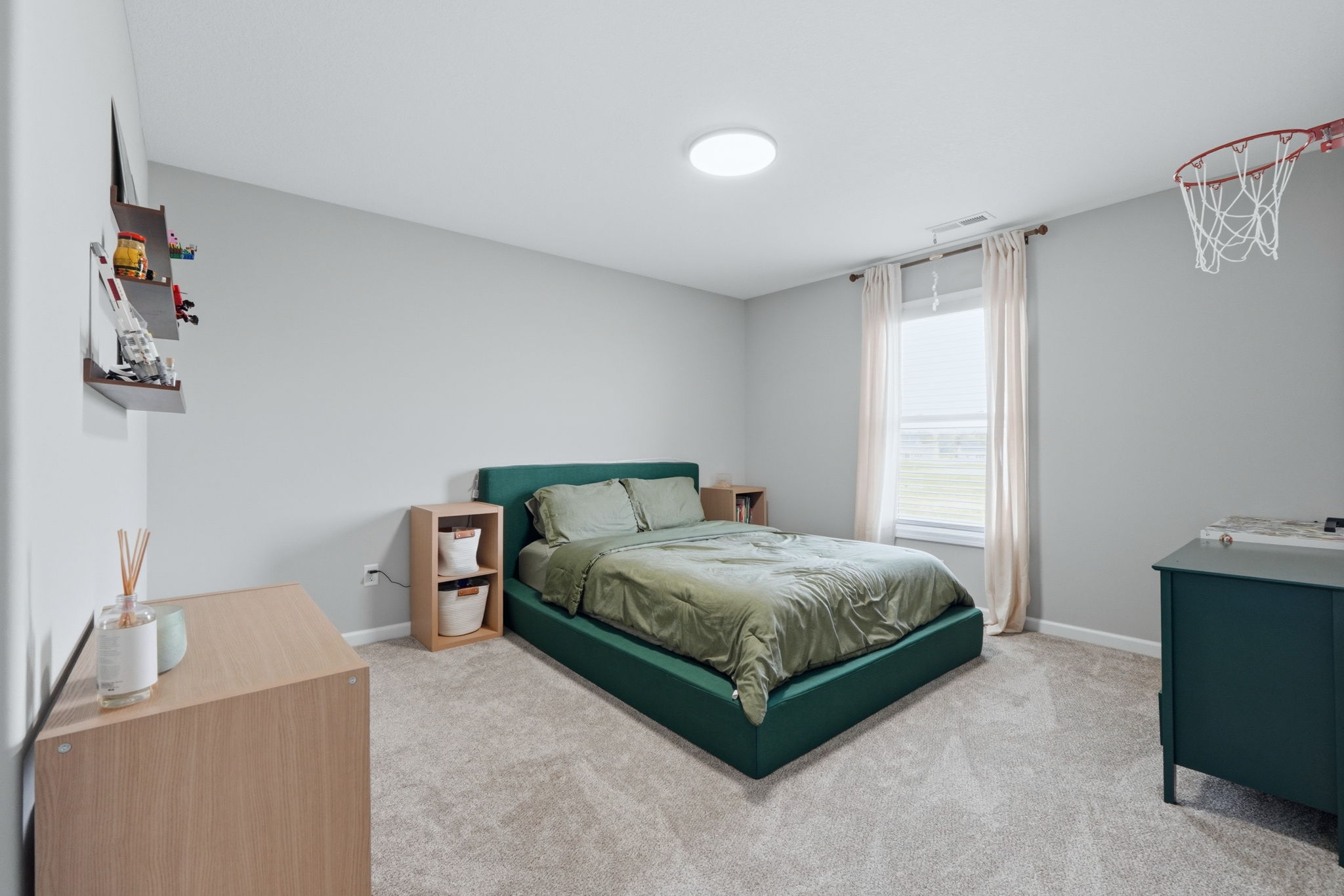 Move-in Four Bedroom Home Loaded with Upgrades - 物件實景