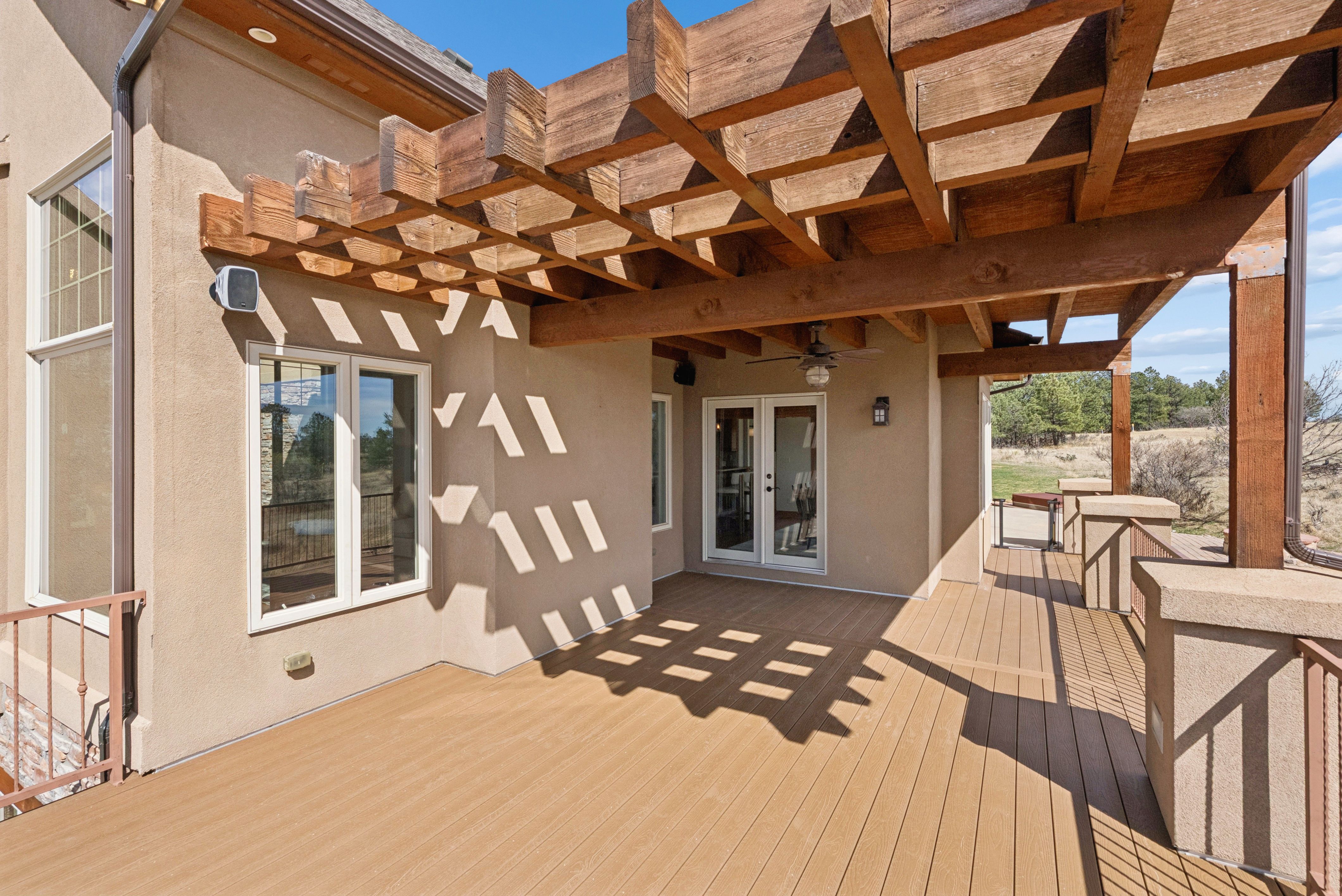  Set high on a hill in The Timbers and backing to open space - 物件實景