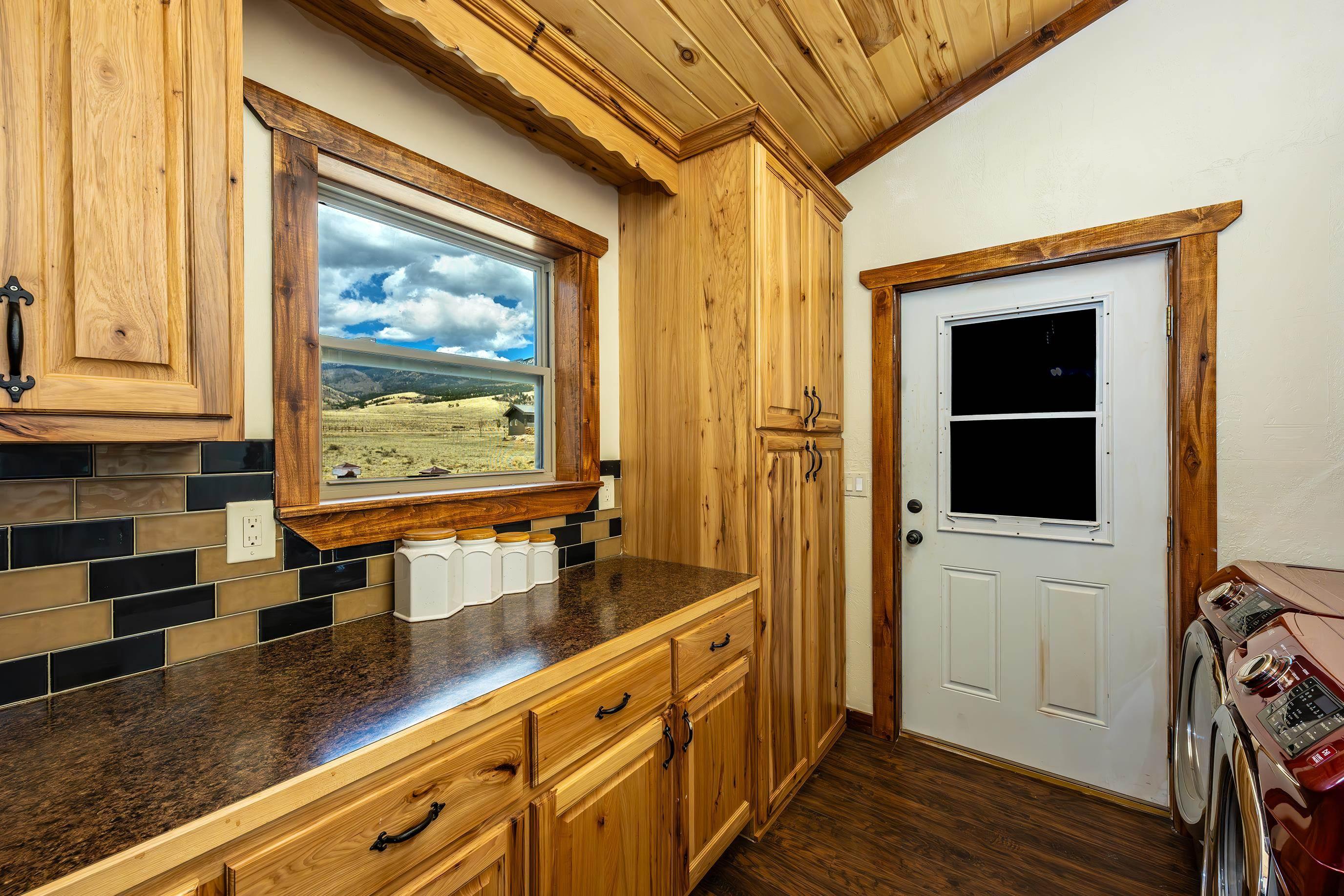Eagle Nest, New Mexico, 87718, United States, 2 Bedrooms Bedrooms, ,2 BathroomsBathrooms,Residential,For Sale,1819476