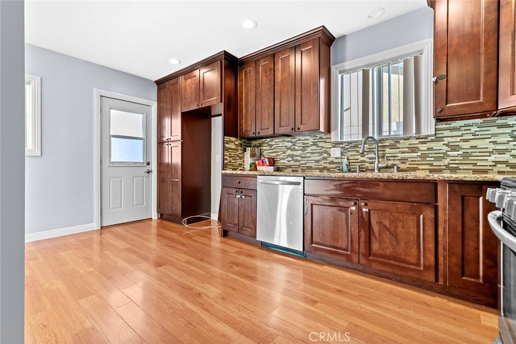 Sun Valley, California, 91352, United States, 5 Bedrooms Bedrooms, ,3 BathroomsBathrooms,Residential,For Sale,1987876