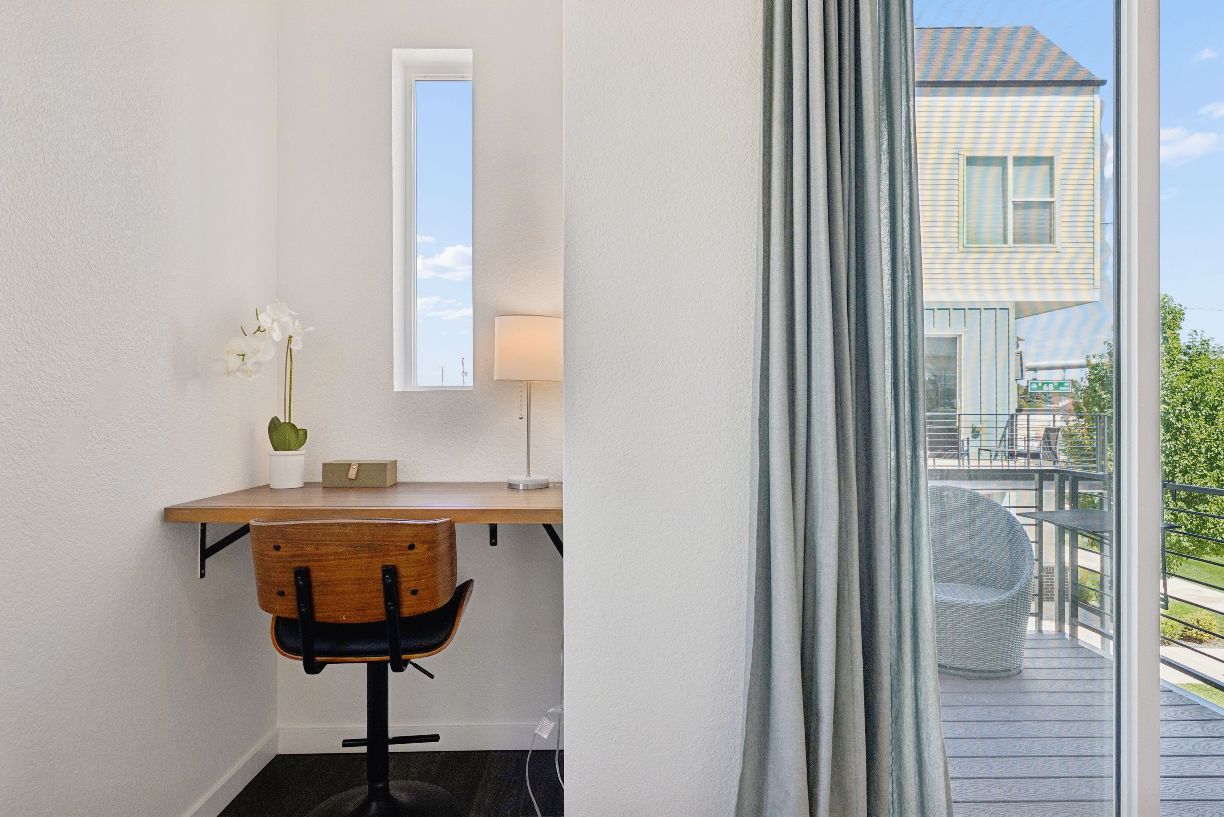  Beautiful Townhome In The Highly Desirable Midtown At Clear Creek Neighborhood - 物件實景