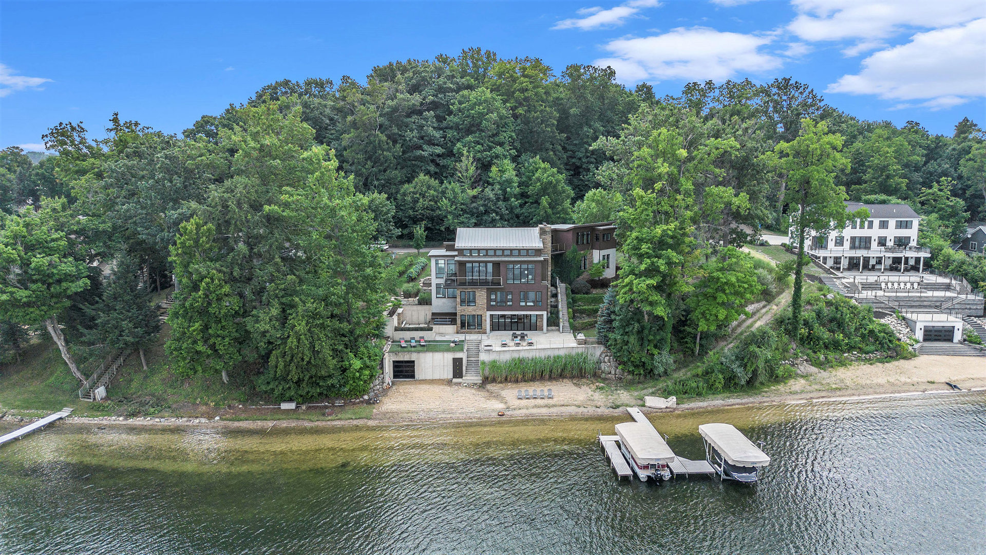 Dowagiac, Michigan, 49047, United States, 4 Bedrooms Bedrooms, ,5 BathroomsBathrooms,Residential,For Sale,1974252