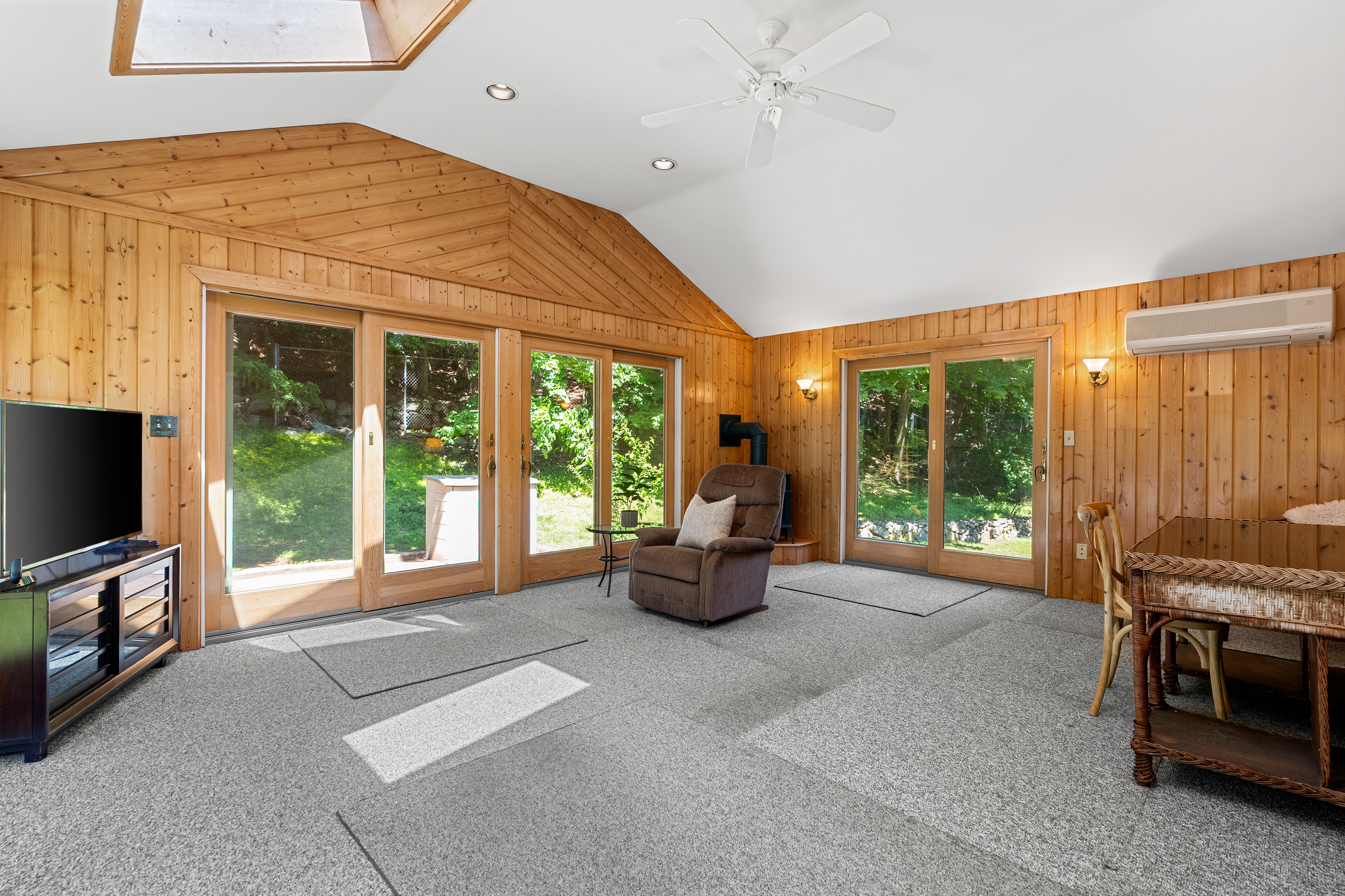  26 Lawrence Lane, Arlington, MA, 02474 - 物件實景