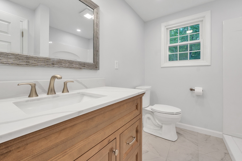 North Attleboro, Massachusetts, 02760, United States, 3 Bedrooms Bedrooms, ,Residential,For Sale,1872136