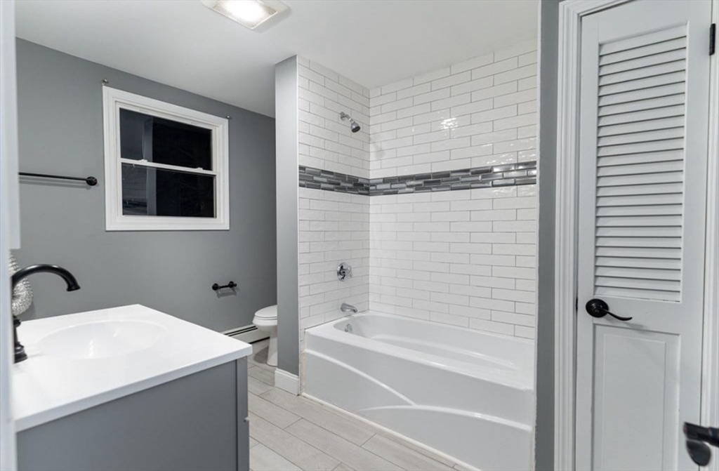 Fall River, Massachusetts, 02724, United States, 9 Bedrooms Bedrooms, ,3 BathroomsBathrooms,Residential,For Sale,1876927