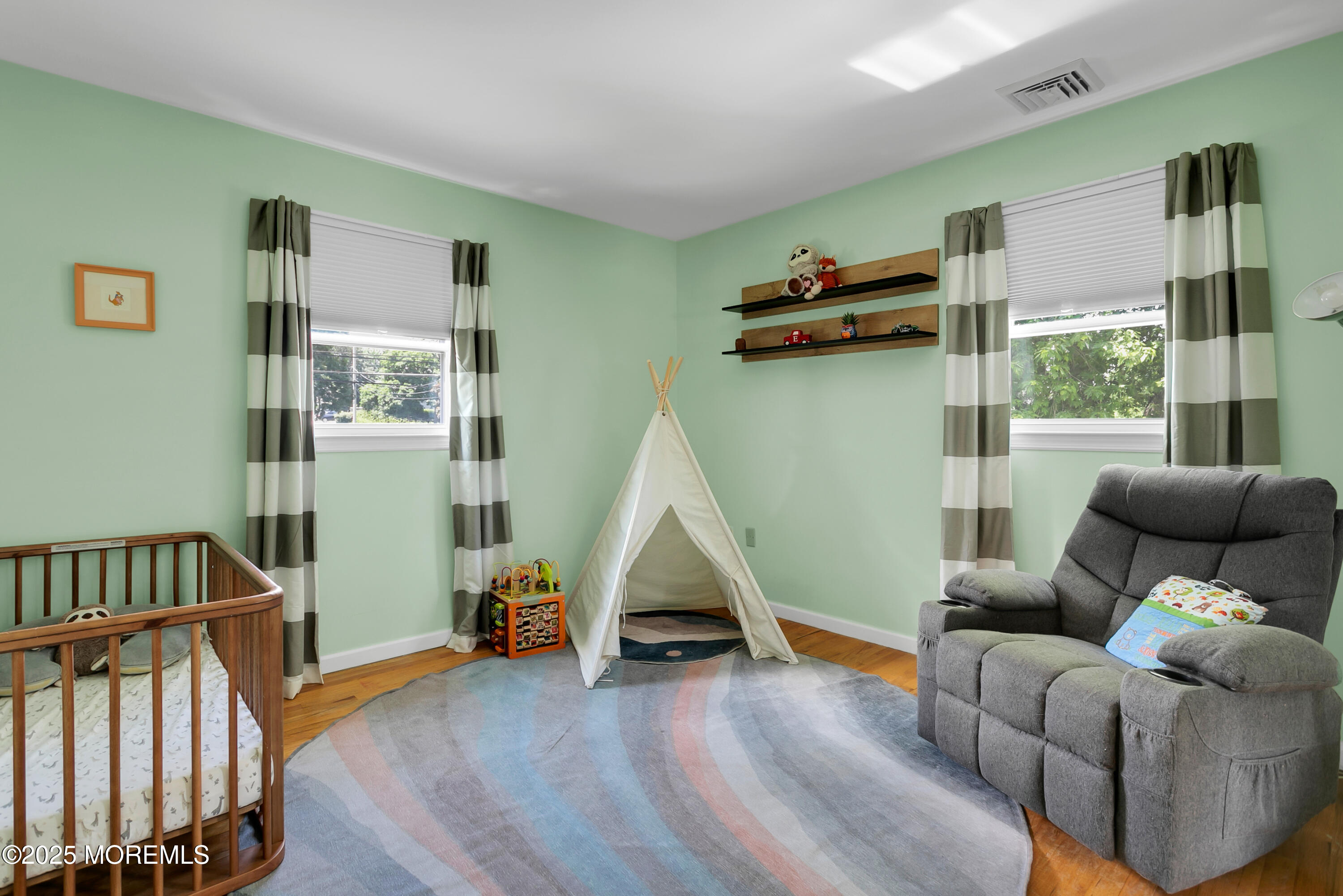 Atlantic Highlands, New Jersey, 07716, United States, 3 Bedrooms Bedrooms, ,2 BathroomsBathrooms,Residential,For Sale,1921380
