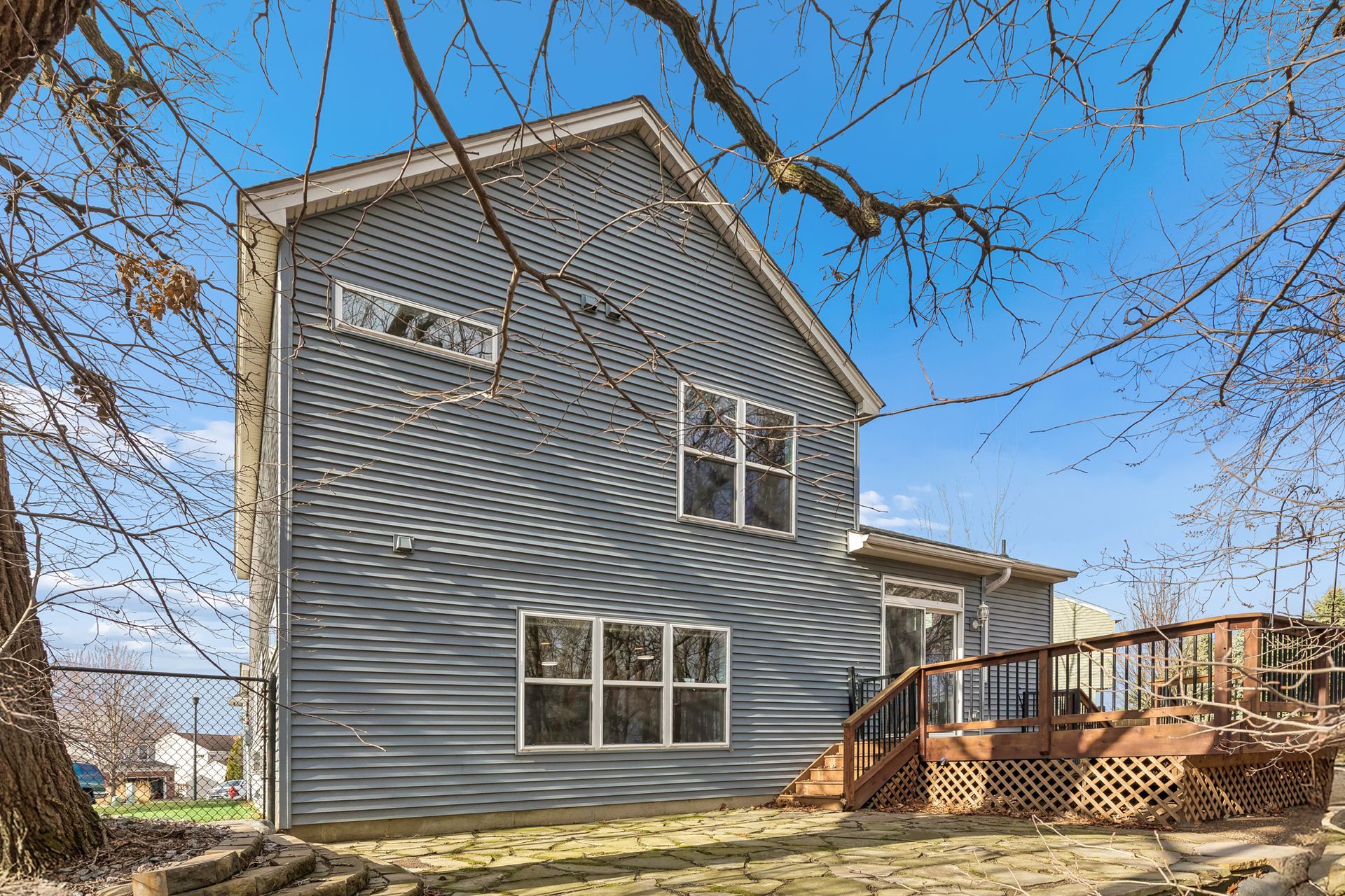  Cul-de-Sac Living with Over an Acre of Land - 物件實景