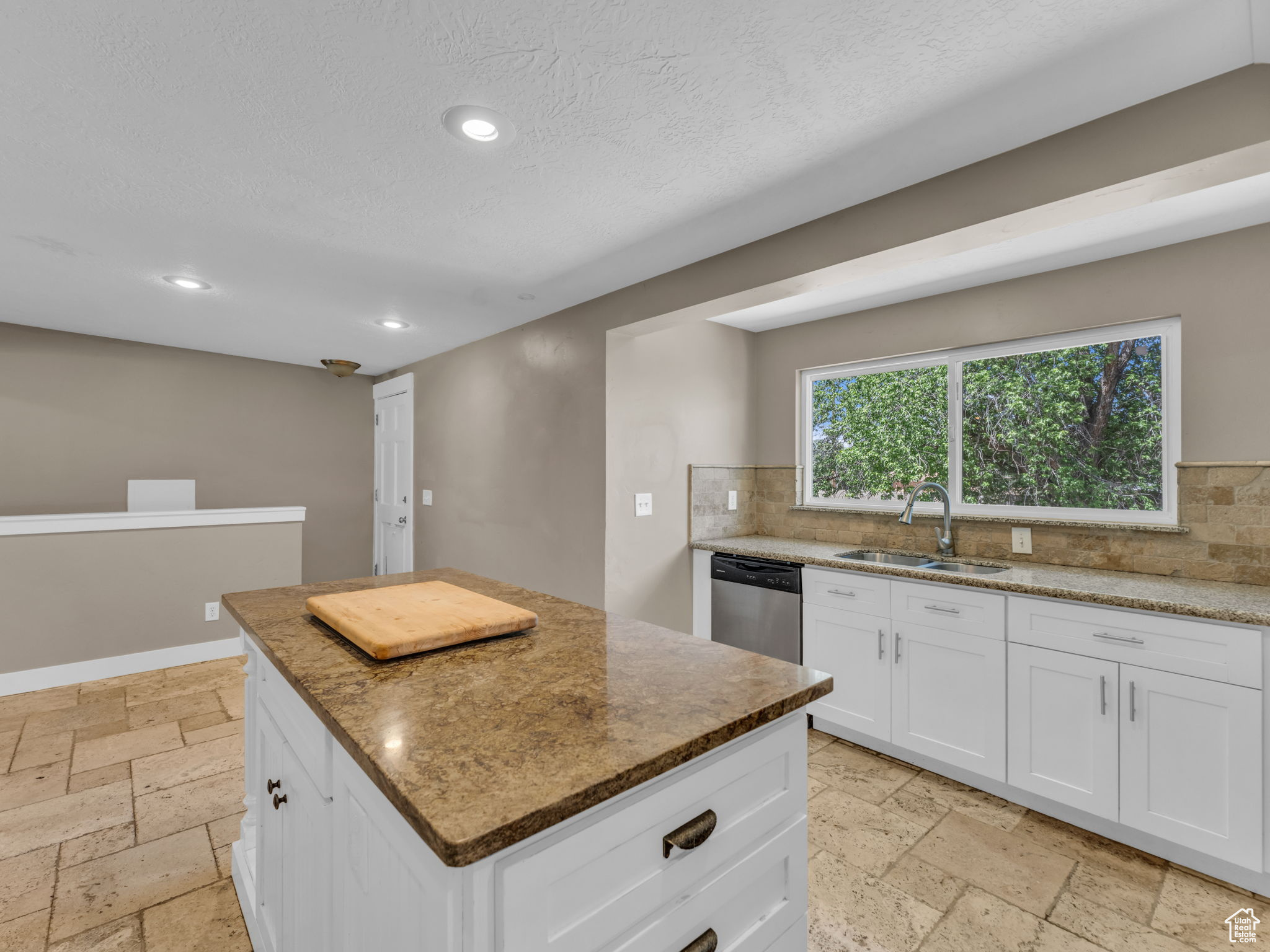Midvale, Utah, 84047, United States, 4 Bedrooms Bedrooms, ,2 BathroomsBathrooms,Residential,For Sale,1862368