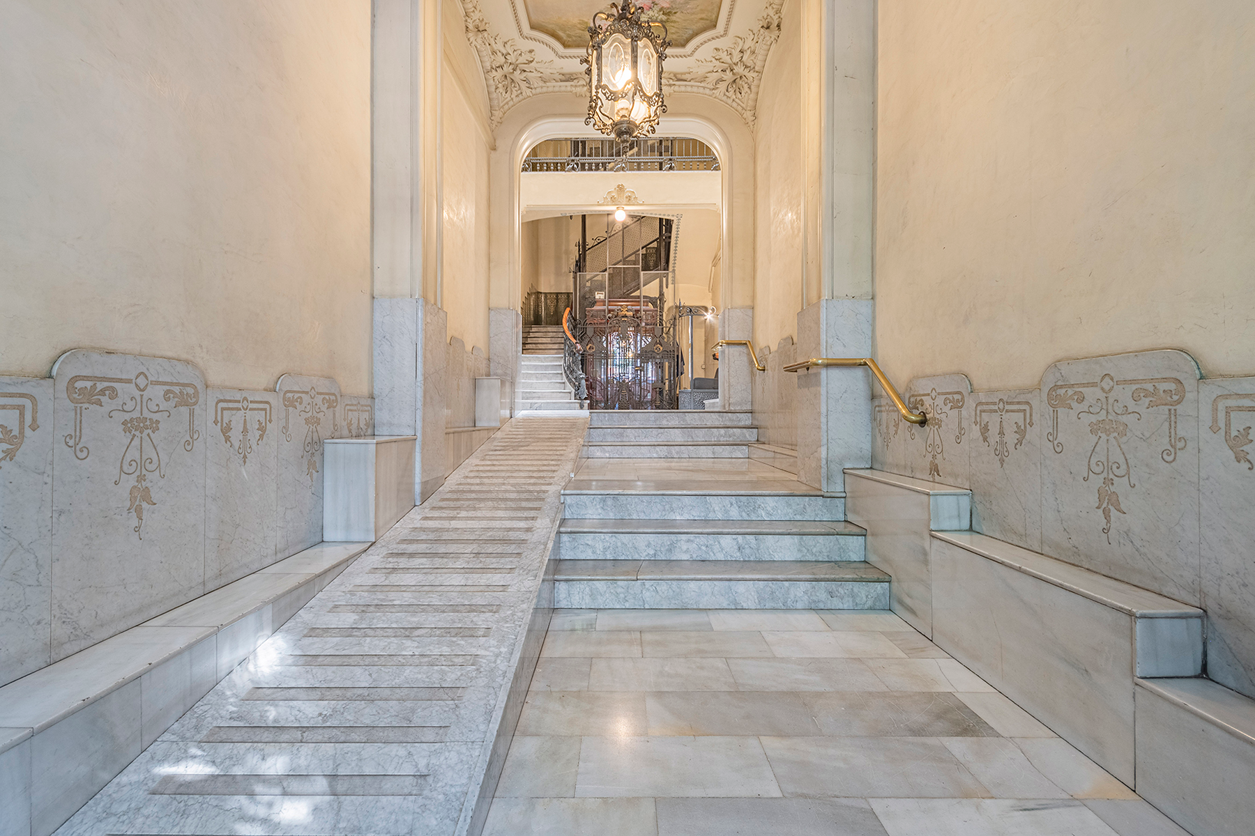  Apartment with extraordinary finishes in the heart of Eixample Izquierdo - 物件實景