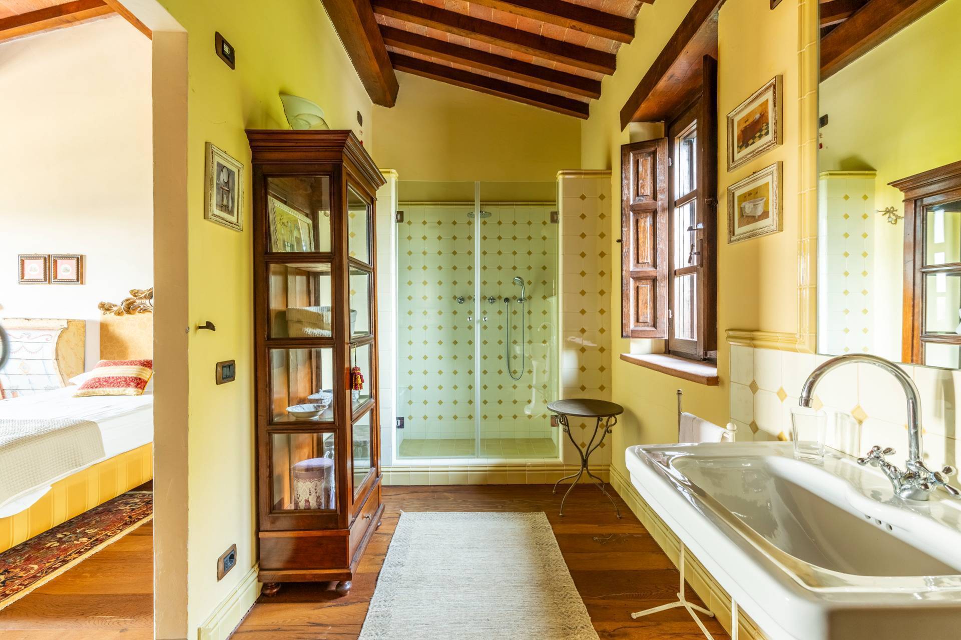 Perugia, Perugia, 06100, IT, 4 Bedrooms Bedrooms, ,5 BathroomsBathrooms,Residential,For Sale,1730390