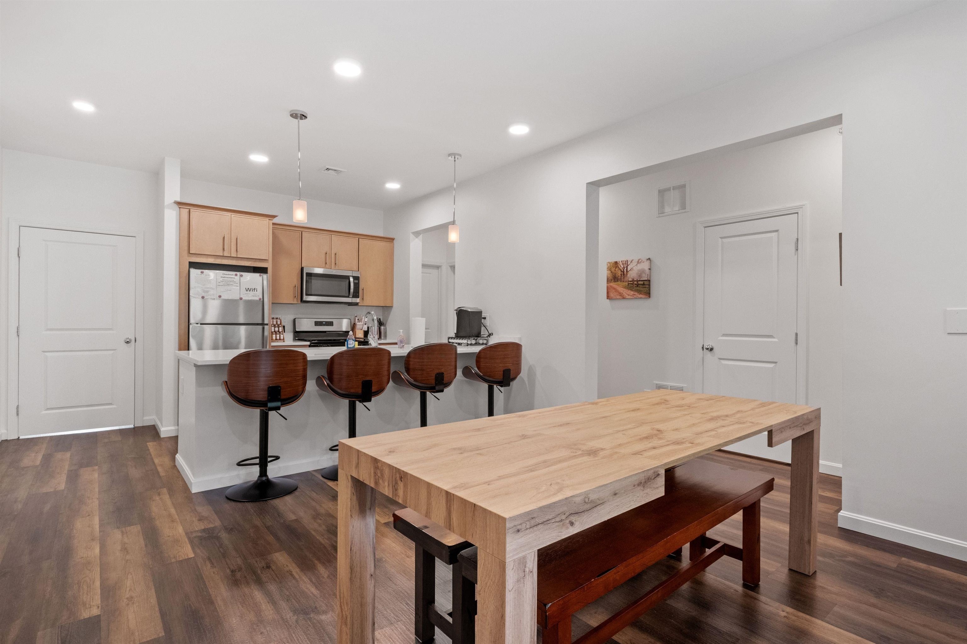 Lincoln, New Hampshire, 03251, United States, 3 Bedrooms Bedrooms, ,2 BathroomsBathrooms,Residential,For Sale,1900633