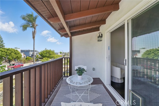 Los Angeles, California, 90018, United States, 5 Bedrooms Bedrooms, ,5 BathroomsBathrooms,Residential,For Sale,1984330