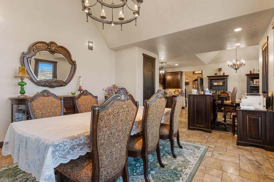 New Harmony, Utah, 84757, United States, 5 Bedrooms Bedrooms, ,6 BathroomsBathrooms,Residential,For Sale,2000791