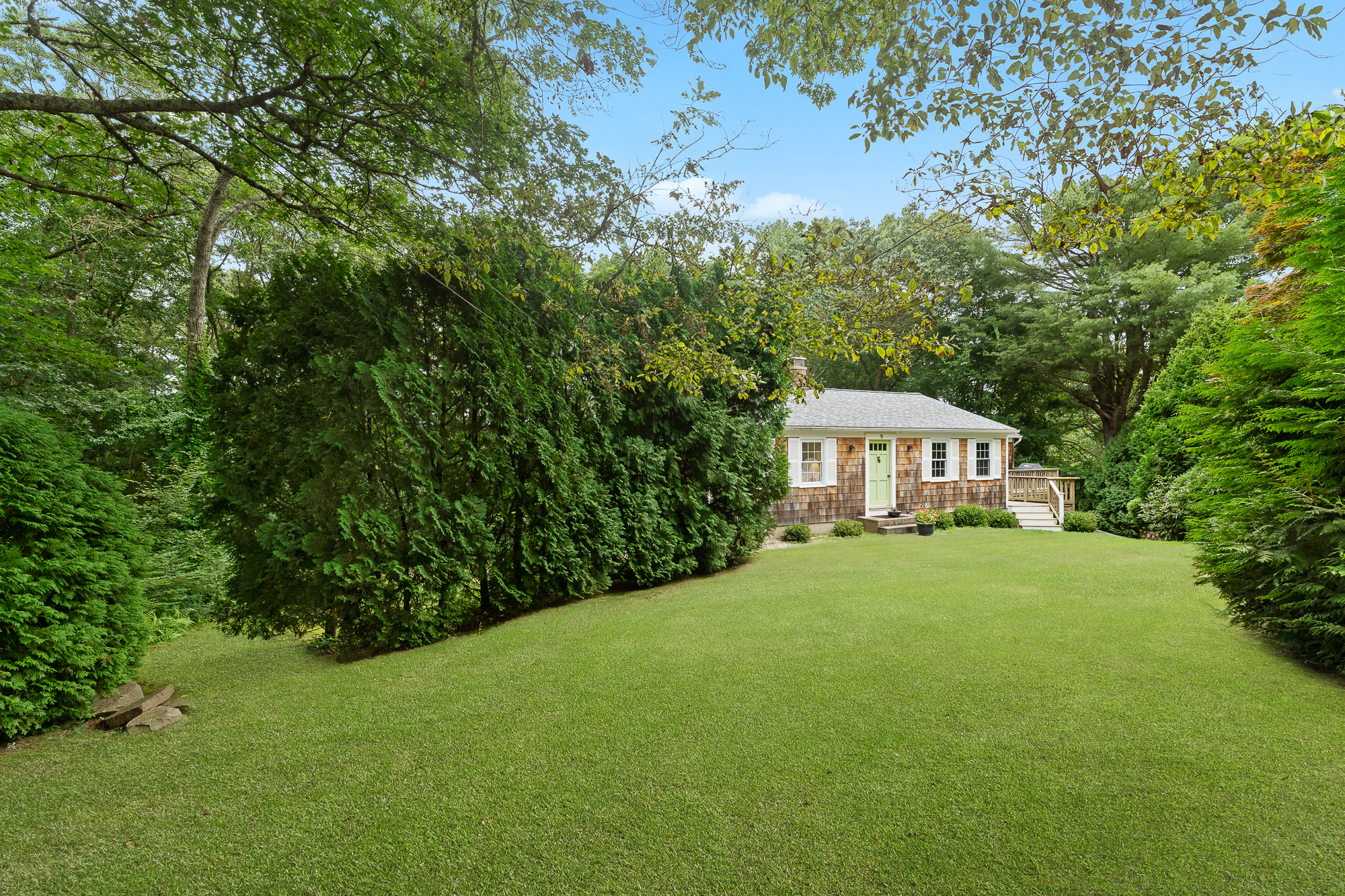 Westerly, Rhode Island, 02891, United States, 3 Bedrooms Bedrooms, ,2 BathroomsBathrooms,Residential,For Sale,1898536