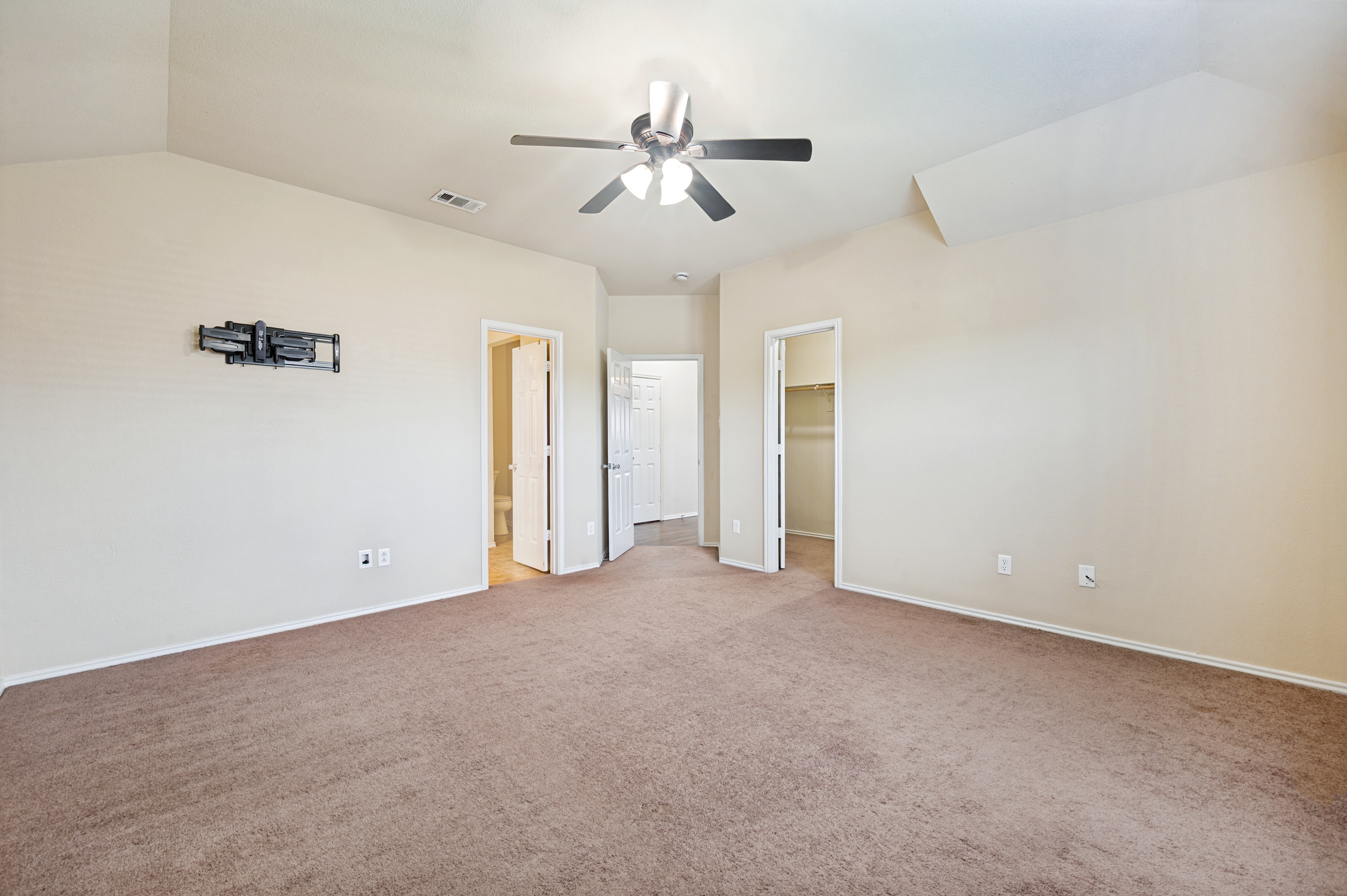  1339 4th Street, Grand Prairie, TX, 75051 - 物件實景